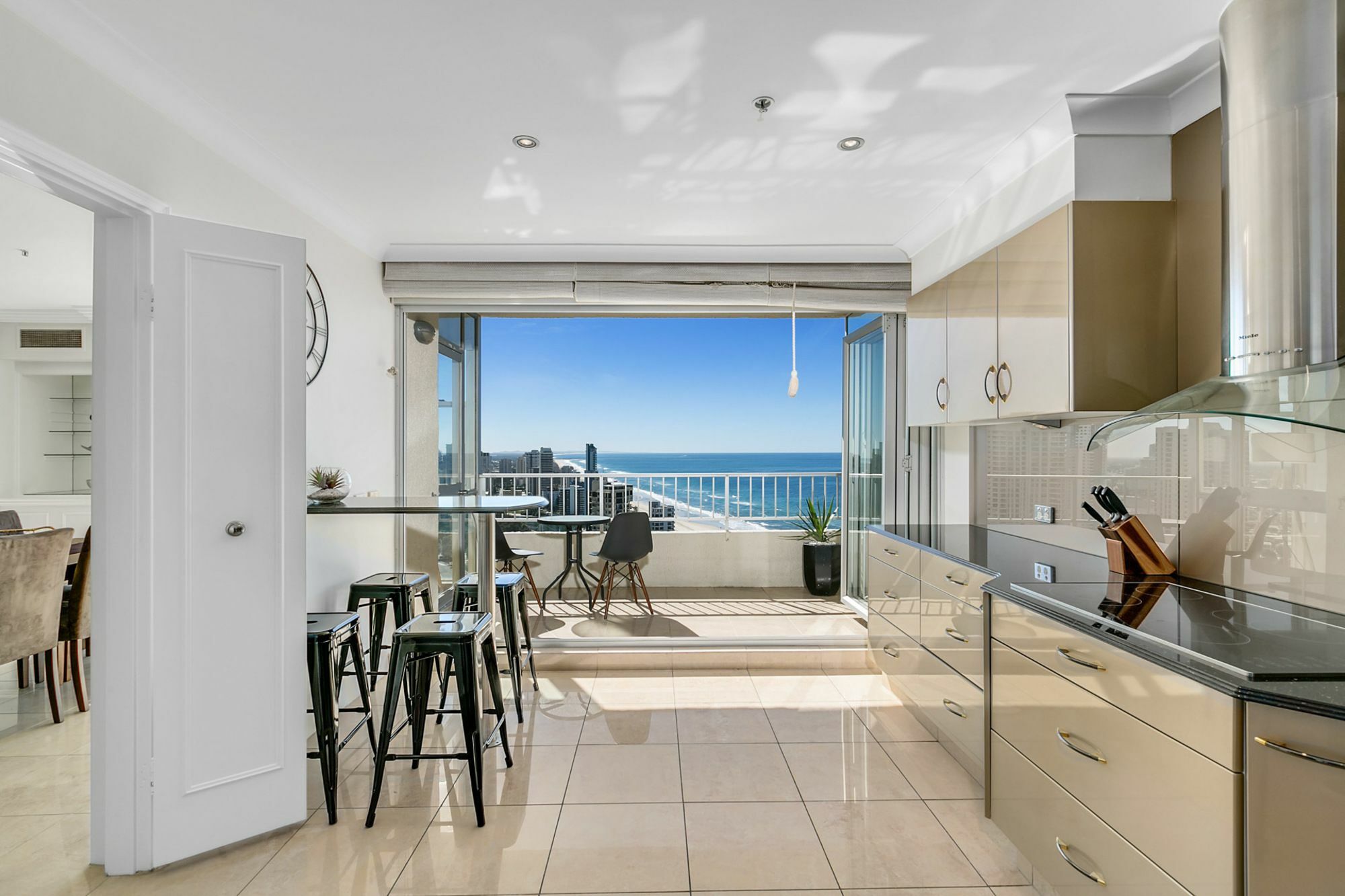 โกลเดน เกท - วี แอคคอมมอเดท Apartment โกลด์โคสต์ ภายนอก รูปภาพ